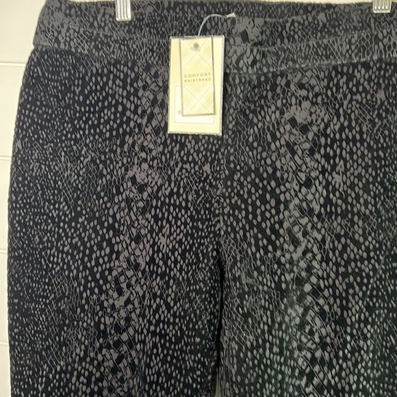 Dana Buchman nwt large pants. A206 - Picture 2 of 5